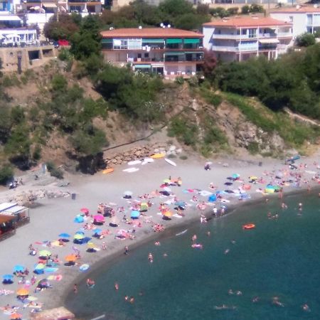 Ca La Nuri Pis 2 Con Vistas Al Mar Apartment Llanca Luaran gambar